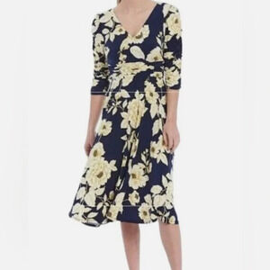 Eliza J Floral v neck a line Ruched sleeves midi dress size 4. O